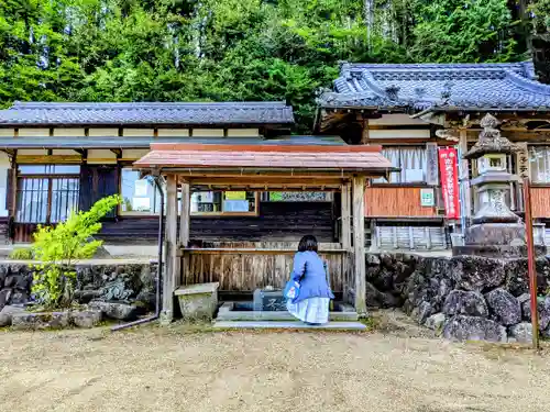 子安寺の手水