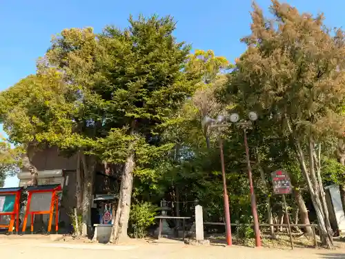 片埜神社の{uncategorized: "未分類", other: "その他", undefined: "問題あり", building: "その他建物", grave: "お墓", sacred_gate: "鳥居", guardian: "狛犬", statue: "像", buddha: "仏像", history: "歴史", nature: "自然", garden: "庭園", animal: "動物", pagoda: "塔", temizu: "手水舎", mountain_gate: "山門・神門", sanctuary: "本殿・本堂", subordinate: "末社・摂社", art: "芸術", scenery: "景色", jizo: "地蔵", ema: "絵馬", goshuin: "御朱印", omikuji: "おみくじ", items: "授与品その他", amulet: "お守り", goshuincho: "御朱印帳", eats: "食事", festival: "お祭り", votive_dance: "神楽", shichigosan: "七五三参", wedding: "結婚式", experience: "体験その他", initially: "初詣", around: "周辺", anti_infection: "感染症対策"}