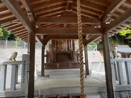 五百井神社の{uncategorized: "未分類", other: "その他", undefined: "問題あり", building: "その他建物", grave: "お墓", sacred_gate: "鳥居", guardian: "狛犬", statue: "像", buddha: "仏像", history: "歴史", nature: "自然", garden: "庭園", animal: "動物", pagoda: "塔", temizu: "手水舎", mountain_gate: "山門・神門", sanctuary: "本殿・本堂", subordinate: "末社・摂社", art: "芸術", scenery: "景色", jizo: "地蔵", ema: "絵馬", goshuin: "御朱印", omikuji: "おみくじ", items: "授与品その他", amulet: "お守り", goshuincho: "御朱印帳", eats: "食事", festival: "お祭り", votive_dance: "神楽", shichigosan: "七五三参", wedding: "結婚式", experience: "体験その他", initially: "初詣", around: "周辺", anti_infection: "感染症対策"}