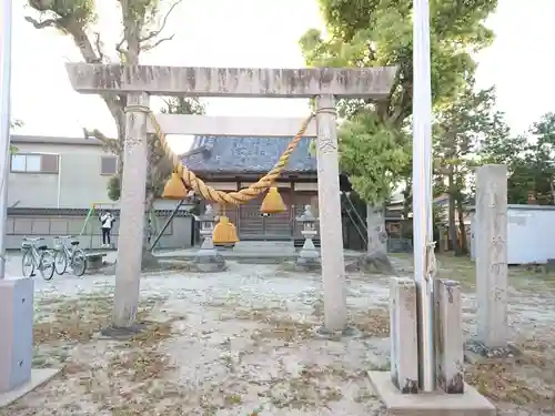 神明社の鳥居