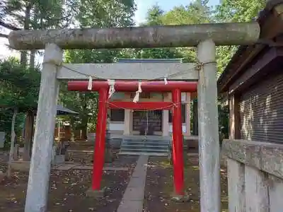 稲荷諏訪合神社の鳥居