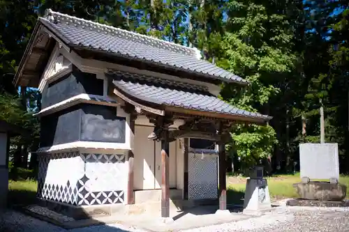 大川上美良布神社の建物その他