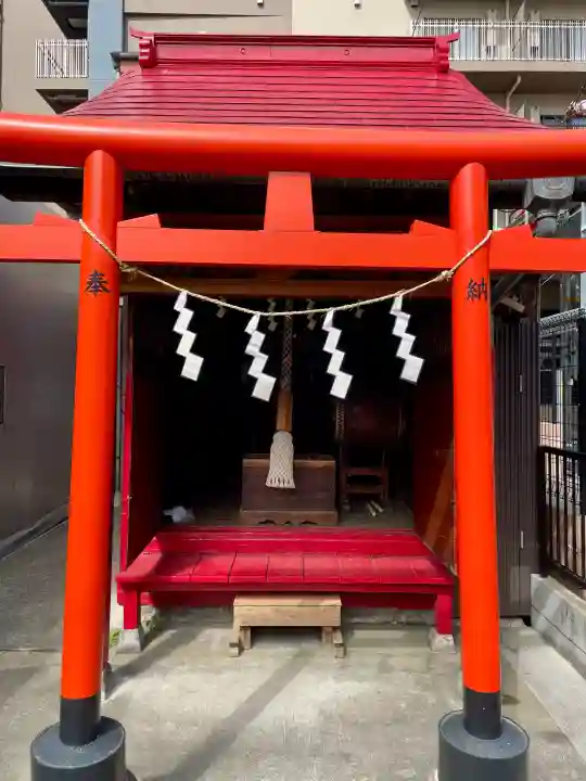 和田森稲荷神社の{uncategorized: "未分類", other: "その他", undefined: "問題あり", building: "その他建物", grave: "お墓", sacred_gate: "鳥居", guardian: "狛犬", statue: "像", buddha: "仏像", history: "歴史", nature: "自然", garden: "庭園", animal: "動物", pagoda: "塔", temizu: "手水舎", mountain_gate: "山門・神門", sanctuary: "本殿・本堂", subordinate: "末社・摂社", art: "芸術", scenery: "景色", jizo: "地蔵", ema: "絵馬", goshuin: "御朱印", omikuji: "おみくじ", items: "授与品その他", amulet: "お守り", goshuincho: "御朱印帳", eats: "食事", festival: "お祭り", votive_dance: "神楽", shichigosan: "七五三参", wedding: "結婚式", experience: "体験その他", initially: "初詣", around: "周辺", anti_infection: "感染症対策"}