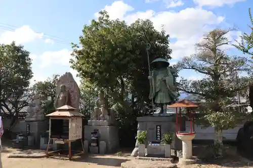 泰山寺の像