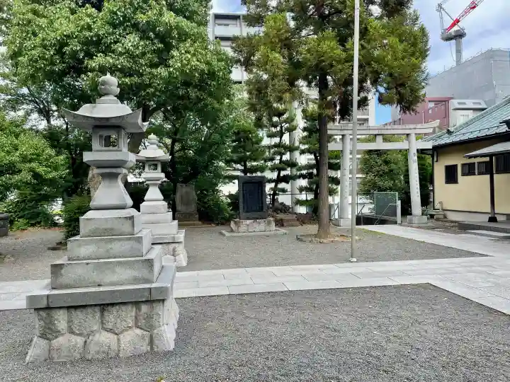 大棚・中川杉山神社(神奈川県)