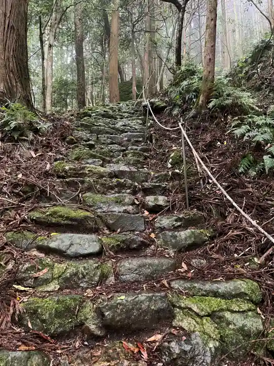 韓竈神社の{uncategorized: "未分類", other: "その他", undefined: "問題あり", building: "その他建物", grave: "お墓", sacred_gate: "鳥居", guardian: "狛犬", statue: "像", buddha: "仏像", history: "歴史", nature: "自然", garden: "庭園", animal: "動物", pagoda: "塔", temizu: "手水舎", mountain_gate: "山門・神門", sanctuary: "本殿・本堂", subordinate: "末社・摂社", art: "芸術", scenery: "景色", jizo: "地蔵", ema: "絵馬", goshuin: "御朱印", omikuji: "おみくじ", items: "授与品その他", amulet: "お守り", goshuincho: "御朱印帳", eats: "食事", festival: "お祭り", votive_dance: "神楽", shichigosan: "七五三参", wedding: "結婚式", experience: "体験その他", initially: "初詣", around: "周辺", anti_infection: "感染症対策"}