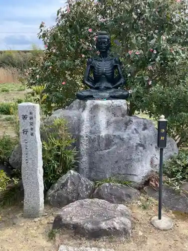 龍雲寺の像