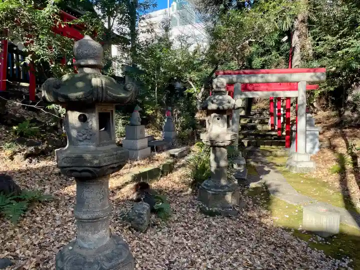 威光稲荷堂の{uncategorized: "未分類", other: "その他", undefined: "問題あり", building: "その他建物", grave: "お墓", sacred_gate: "鳥居", guardian: "狛犬", statue: "像", buddha: "仏像", history: "歴史", nature: "自然", garden: "庭園", animal: "動物", pagoda: "塔", temizu: "手水舎", mountain_gate: "山門・神門", sanctuary: "本殿・本堂", subordinate: "末社・摂社", art: "芸術", scenery: "景色", jizo: "地蔵", ema: "絵馬", goshuin: "御朱印", omikuji: "おみくじ", items: "授与品その他", amulet: "お守り", goshuincho: "御朱印帳", eats: "食事", festival: "お祭り", votive_dance: "神楽", shichigosan: "七五三参", wedding: "結婚式", experience: "体験その他", initially: "初詣", around: "周辺", anti_infection: "感染症対策"}