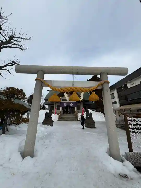 烈々布神社の{uncategorized: "未分類", other: "その他", undefined: "問題あり", building: "その他建物", grave: "お墓", sacred_gate: "鳥居", guardian: "狛犬", statue: "像", buddha: "仏像", history: "歴史", nature: "自然", garden: "庭園", animal: "動物", pagoda: "塔", temizu: "手水舎", mountain_gate: "山門・神門", sanctuary: "本殿・本堂", subordinate: "末社・摂社", art: "芸術", scenery: "景色", jizo: "地蔵", ema: "絵馬", goshuin: "御朱印", omikuji: "おみくじ", items: "授与品その他", amulet: "お守り", goshuincho: "御朱印帳", eats: "食事", festival: "お祭り", votive_dance: "神楽", shichigosan: "七五三参", wedding: "結婚式", experience: "体験その他", initially: "初詣", around: "周辺", anti_infection: "感染症対策"}