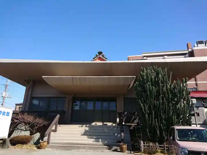 蓮光寺の本殿・本堂