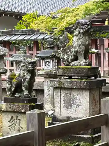 手向山八幡宮の狛犬