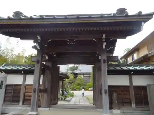 専念寺の山門・神門