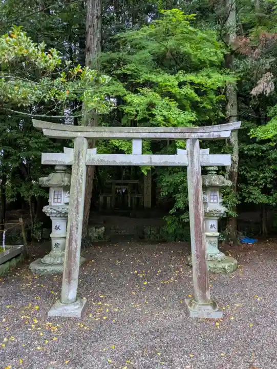 川田神社の{uncategorized: "未分類", other: "その他", undefined: "問題あり", building: "その他建物", grave: "お墓", sacred_gate: "鳥居", guardian: "狛犬", statue: "像", buddha: "仏像", history: "歴史", nature: "自然", garden: "庭園", animal: "動物", pagoda: "塔", temizu: "手水舎", mountain_gate: "山門・神門", sanctuary: "本殿・本堂", subordinate: "末社・摂社", art: "芸術", scenery: "景色", jizo: "地蔵", ema: "絵馬", goshuin: "御朱印", omikuji: "おみくじ", items: "授与品その他", amulet: "お守り", goshuincho: "御朱印帳", eats: "食事", festival: "お祭り", votive_dance: "神楽", shichigosan: "七五三参", wedding: "結婚式", experience: "体験その他", initially: "初詣", around: "周辺", anti_infection: "感染症対策"}