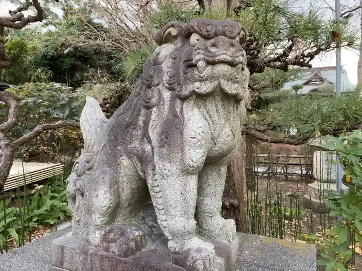 鵠沼伏見稲荷神社の狛犬