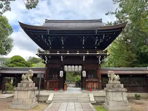 御霊神社（上御霊神社）の山門・神門