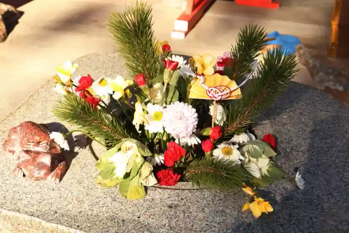 八幡宮の{uncategorized: "未分類", other: "その他", undefined: "問題あり", building: "その他建物", grave: "お墓", sacred_gate: "鳥居", guardian: "狛犬", statue: "像", buddha: "仏像", history: "歴史", nature: "自然", garden: "庭園", animal: "動物", pagoda: "塔", temizu: "手水舎", mountain_gate: "山門・神門", sanctuary: "本殿・本堂", subordinate: "末社・摂社", art: "芸術", scenery: "景色", jizo: "地蔵", ema: "絵馬", goshuin: "御朱印", omikuji: "おみくじ", items: "授与品その他", amulet: "お守り", goshuincho: "御朱印帳", eats: "食事", festival: "お祭り", votive_dance: "神楽", shichigosan: "七五三参", wedding: "結婚式", experience: "体験その他", initially: "初詣", around: "周辺", anti_infection: "感染症対策"}