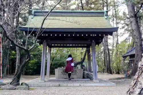 熊野神社(大浜上町)の{uncategorized: "未分類", other: "その他", undefined: "問題あり", building: "その他建物", grave: "お墓", sacred_gate: "鳥居", guardian: "狛犬", statue: "像", buddha: "仏像", history: "歴史", nature: "自然", garden: "庭園", animal: "動物", pagoda: "塔", temizu: "手水舎", mountain_gate: "山門・神門", sanctuary: "本殿・本堂", subordinate: "末社・摂社", art: "芸術", scenery: "景色", jizo: "地蔵", ema: "絵馬", goshuin: "御朱印", omikuji: "おみくじ", items: "授与品その他", amulet: "お守り", goshuincho: "御朱印帳", eats: "食事", festival: "お祭り", votive_dance: "神楽", shichigosan: "七五三参", wedding: "結婚式", experience: "体験その他", initially: "初詣", around: "周辺", anti_infection: "感染症対策"}