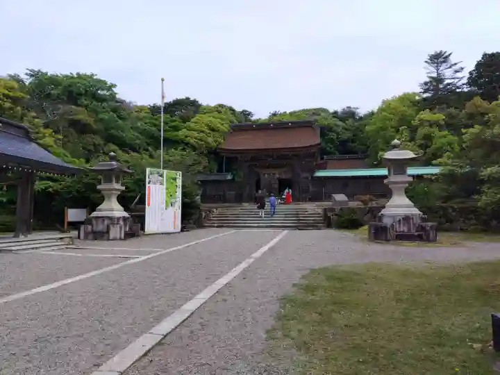 氣多大社の{uncategorized: "未分類", other: "その他", undefined: "問題あり", building: "その他建物", grave: "お墓", sacred_gate: "鳥居", guardian: "狛犬", statue: "像", buddha: "仏像", history: "歴史", nature: "自然", garden: "庭園", animal: "動物", pagoda: "塔", temizu: "手水舎", mountain_gate: "山門・神門", sanctuary: "本殿・本堂", subordinate: "末社・摂社", art: "芸術", scenery: "景色", jizo: "地蔵", ema: "絵馬", goshuin: "御朱印", omikuji: "おみくじ", items: "授与品その他", amulet: "お守り", goshuincho: "御朱印帳", eats: "食事", festival: "お祭り", votive_dance: "神楽", shichigosan: "七五三参", wedding: "結婚式", experience: "体験その他", initially: "初詣", around: "周辺", anti_infection: "感染症対策"}