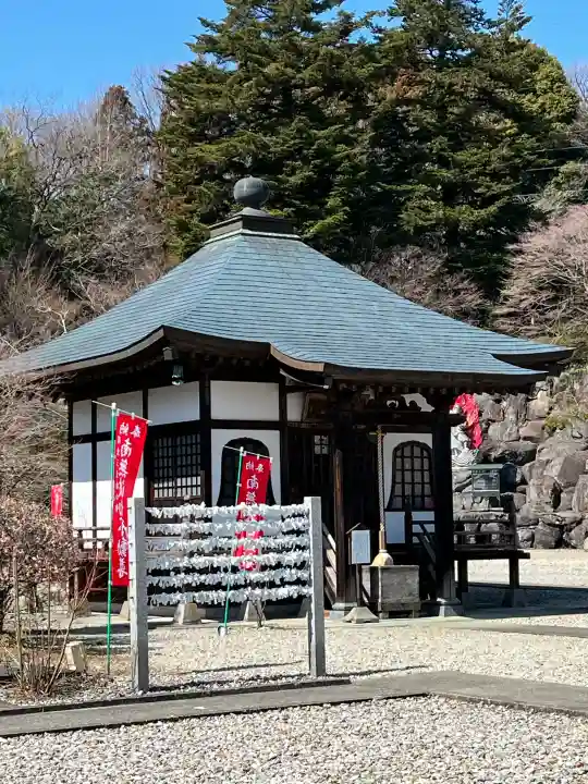 金乗院(那須波切不動尊) の{uncategorized: "未分類", other: "その他", undefined: "問題あり", building: "その他建物", grave: "お墓", sacred_gate: "鳥居", guardian: "狛犬", statue: "像", buddha: "仏像", history: "歴史", nature: "自然", garden: "庭園", animal: "動物", pagoda: "塔", temizu: "手水舎", mountain_gate: "山門・神門", sanctuary: "本殿・本堂", subordinate: "末社・摂社", art: "芸術", scenery: "景色", jizo: "地蔵", ema: "絵馬", goshuin: "御朱印", omikuji: "おみくじ", items: "授与品その他", amulet: "お守り", goshuincho: "御朱印帳", eats: "食事", festival: "お祭り", votive_dance: "神楽", shichigosan: "七五三参", wedding: "結婚式", experience: "体験その他", initially: "初詣", around: "周辺", anti_infection: "感染症対策"}