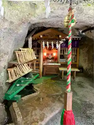銭洗弁財天宇賀福神社(神奈川県)