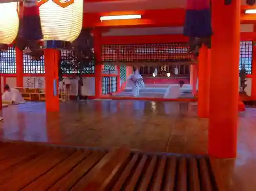 厳島神社の本殿