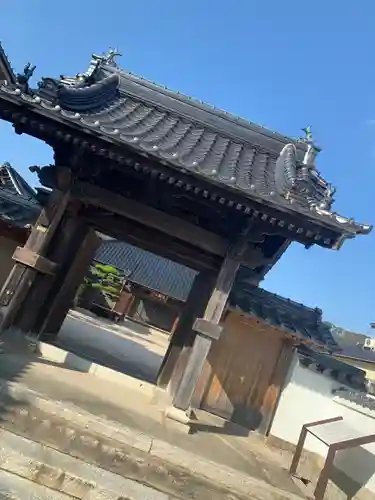 芦樵寺の山門