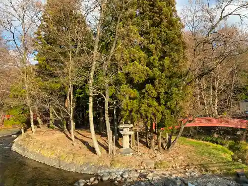 諏訪大社下社春宮の庭園