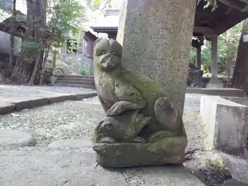 大稲荷神社の狛犬