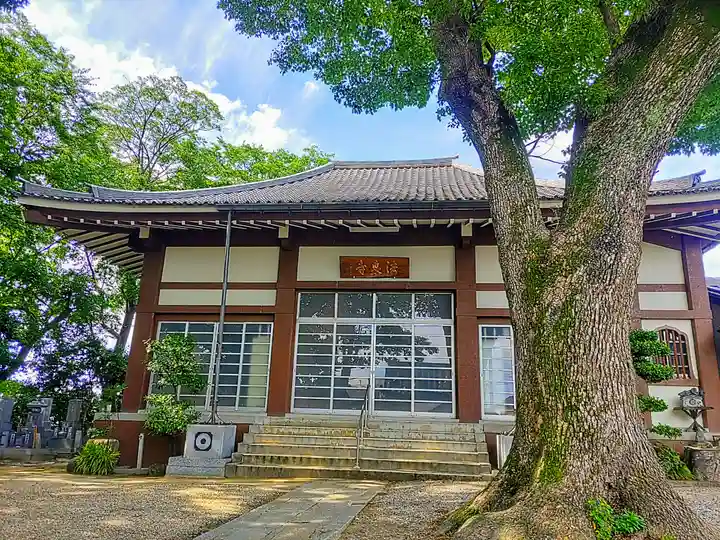 法泉寺の本殿・本堂