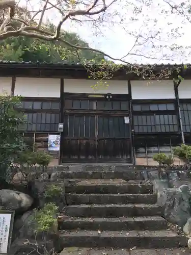 鷹林寺の本殿・本堂