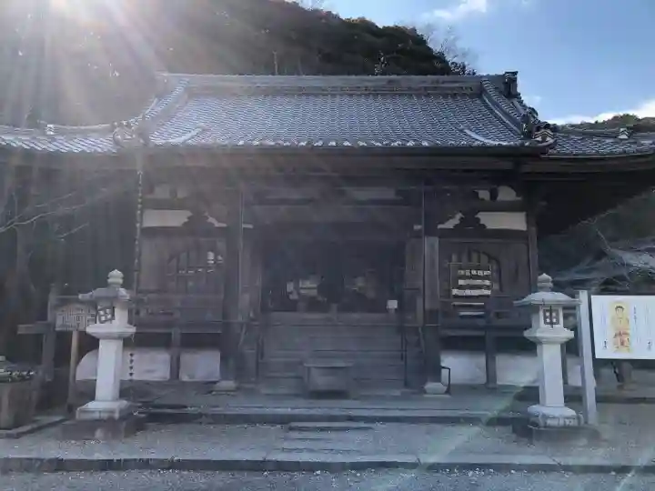園城寺(三井寺)の{uncategorized: "未分類", other: "その他", undefined: "問題あり", building: "その他建物", grave: "お墓", sacred_gate: "鳥居", guardian: "狛犬", statue: "像", buddha: "仏像", history: "歴史", nature: "自然", garden: "庭園", animal: "動物", pagoda: "塔", temizu: "手水舎", mountain_gate: "山門・神門", sanctuary: "本殿・本堂", subordinate: "末社・摂社", art: "芸術", scenery: "景色", jizo: "地蔵", ema: "絵馬", goshuin: "御朱印", omikuji: "おみくじ", items: "授与品その他", amulet: "お守り", goshuincho: "御朱印帳", eats: "食事", festival: "お祭り", votive_dance: "神楽", shichigosan: "七五三参", wedding: "結婚式", experience: "体験その他", initially: "初詣", around: "周辺", anti_infection: "感染症対策"}