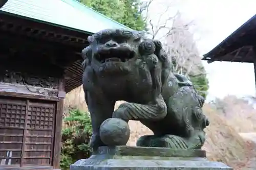 三輪神社の狛犬