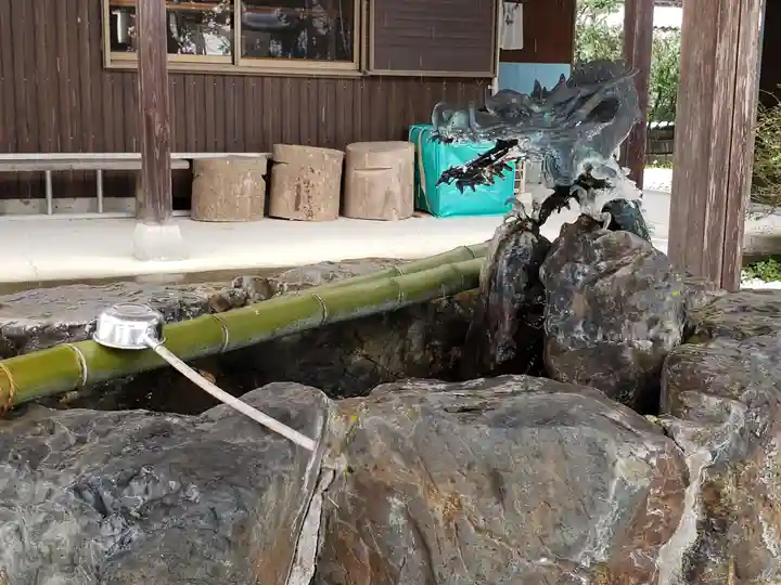 唐﨑神社の手水舎