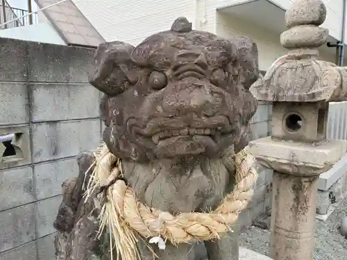 久々知須佐男神社の狛犬