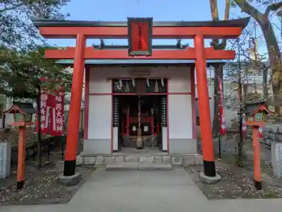 服部住吉神社の{uncategorized: "未分類", other: "その他", undefined: "問題あり", building: "その他建物", grave: "お墓", sacred_gate: "鳥居", guardian: "狛犬", statue: "像", buddha: "仏像", history: "歴史", nature: "自然", garden: "庭園", animal: "動物", pagoda: "塔", temizu: "手水舎", mountain_gate: "山門・神門", sanctuary: "本殿・本堂", subordinate: "末社・摂社", art: "芸術", scenery: "景色", jizo: "地蔵", ema: "絵馬", goshuin: "御朱印", omikuji: "おみくじ", items: "授与品その他", amulet: "お守り", goshuincho: "御朱印帳", eats: "食事", festival: "お祭り", votive_dance: "神楽", shichigosan: "七五三参", wedding: "結婚式", experience: "体験その他", initially: "初詣", around: "周辺", anti_infection: "感染症対策"}