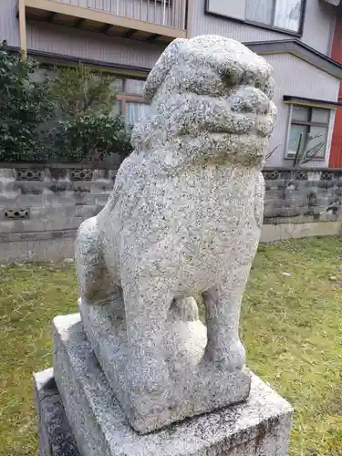 河南神社の狛犬