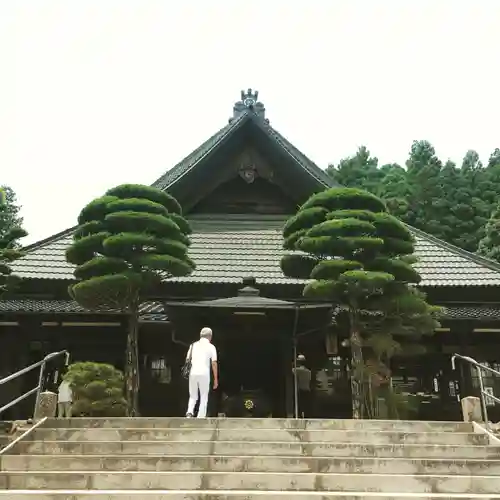 瑠璃光寺の本殿