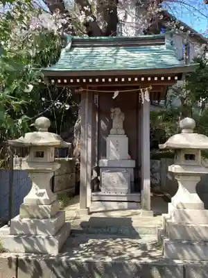稲荷神社の像