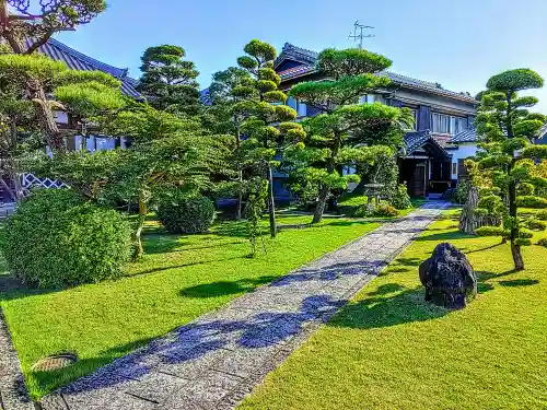 宝国寺の庭園