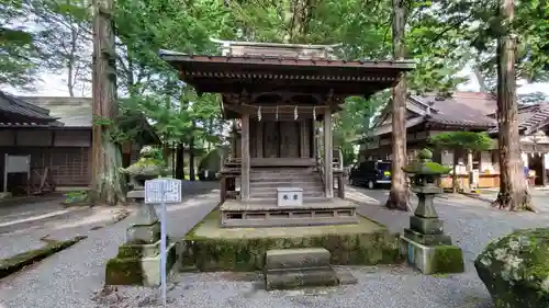 淺間神社（忍野八海）の末社・摂社