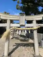 高御倉神社(亀山八幡宮境内社)の{uncategorized: "未分類", other: "その他", undefined: "問題あり", building: "その他建物", grave: "お墓", sacred_gate: "鳥居", guardian: "狛犬", statue: "像", buddha: "仏像", history: "歴史", nature: "自然", garden: "庭園", animal: "動物", pagoda: "塔", temizu: "手水舎", mountain_gate: "山門・神門", sanctuary: "本殿・本堂", subordinate: "末社・摂社", art: "芸術", scenery: "景色", jizo: "地蔵", ema: "絵馬", goshuin: "御朱印", omikuji: "おみくじ", items: "授与品その他", amulet: "お守り", goshuincho: "御朱印帳", eats: "食事", festival: "お祭り", votive_dance: "神楽", shichigosan: "七五三参", wedding: "結婚式", experience: "体験その他", initially: "初詣", around: "周辺", anti_infection: "感染症対策"}