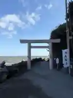 二見興玉神社の{uncategorized: "未分類", other: "その他", undefined: "問題あり", building: "その他建物", grave: "お墓", sacred_gate: "鳥居", guardian: "狛犬", statue: "像", buddha: "仏像", history: "歴史", nature: "自然", garden: "庭園", animal: "動物", pagoda: "塔", temizu: "手水舎", mountain_gate: "山門・神門", sanctuary: "本殿・本堂", subordinate: "末社・摂社", art: "芸術", scenery: "景色", jizo: "地蔵", ema: "絵馬", goshuin: "御朱印", omikuji: "おみくじ", items: "授与品その他", amulet: "お守り", goshuincho: "御朱印帳", eats: "食事", festival: "お祭り", votive_dance: "神楽", shichigosan: "七五三参", wedding: "結婚式", experience: "体験その他", initially: "初詣", around: "周辺", anti_infection: "感染症対策"}