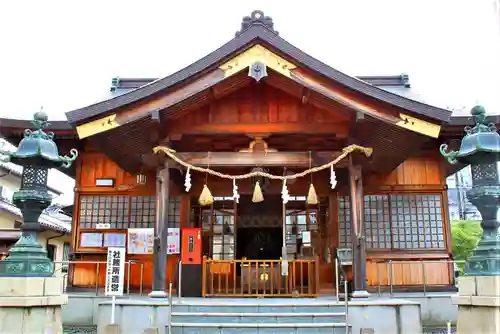 出世稻荷神社の本殿