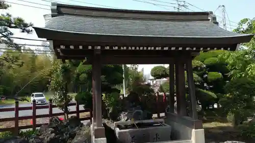 埴生神社の手水舎