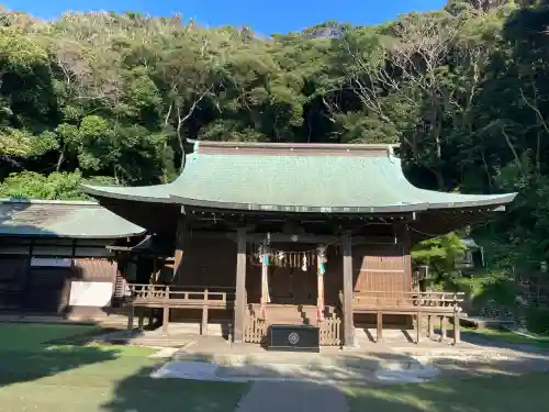 洲崎神社の{uncategorized: "未分類", other: "その他", undefined: "問題あり", building: "その他建物", grave: "お墓", sacred_gate: "鳥居", guardian: "狛犬", statue: "像", buddha: "仏像", history: "歴史", nature: "自然", garden: "庭園", animal: "動物", pagoda: "塔", temizu: "手水舎", mountain_gate: "山門・神門", sanctuary: "本殿・本堂", subordinate: "末社・摂社", art: "芸術", scenery: "景色", jizo: "地蔵", ema: "絵馬", goshuin: "御朱印", omikuji: "おみくじ", items: "授与品その他", amulet: "お守り", goshuincho: "御朱印帳", eats: "食事", festival: "お祭り", votive_dance: "神楽", shichigosan: "七五三参", wedding: "結婚式", experience: "体験その他", initially: "初詣", around: "周辺", anti_infection: "感染症対策"}
