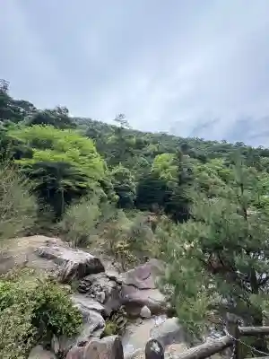 瀧不動の{uncategorized: "未分類", other: "その他", undefined: "問題あり", building: "その他建物", grave: "お墓", sacred_gate: "鳥居", guardian: "狛犬", statue: "像", buddha: "仏像", history: "歴史", nature: "自然", garden: "庭園", animal: "動物", pagoda: "塔", temizu: "手水舎", mountain_gate: "山門・神門", sanctuary: "本殿・本堂", subordinate: "末社・摂社", art: "芸術", scenery: "景色", jizo: "地蔵", ema: "絵馬", goshuin: "御朱印", omikuji: "おみくじ", items: "授与品その他", amulet: "お守り", goshuincho: "御朱印帳", eats: "食事", festival: "お祭り", votive_dance: "神楽", shichigosan: "七五三参", wedding: "結婚式", experience: "体験その他", initially: "初詣", around: "周辺", anti_infection: "感染症対策"}