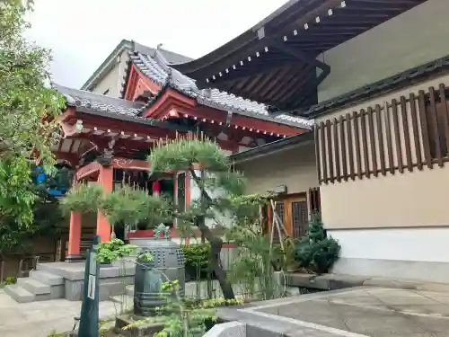 長専院不動寺(出世不動尊)の{uncategorized: "未分類", other: "その他", undefined: "問題あり", building: "その他建物", grave: "お墓", sacred_gate: "鳥居", guardian: "狛犬", statue: "像", buddha: "仏像", history: "歴史", nature: "自然", garden: "庭園", animal: "動物", pagoda: "塔", temizu: "手水舎", mountain_gate: "山門・神門", sanctuary: "本殿・本堂", subordinate: "末社・摂社", art: "芸術", scenery: "景色", jizo: "地蔵", ema: "絵馬", goshuin: "御朱印", omikuji: "おみくじ", items: "授与品その他", amulet: "お守り", goshuincho: "御朱印帳", eats: "食事", festival: "お祭り", votive_dance: "神楽", shichigosan: "七五三参", wedding: "結婚式", experience: "体験その他", initially: "初詣", around: "周辺", anti_infection: "感染症対策"}