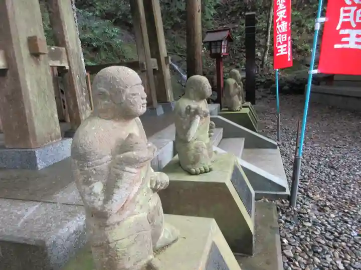 持寳院(多気山不動尊)の像