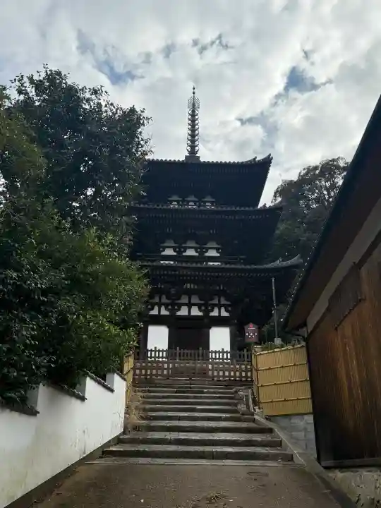 當麻寺の{uncategorized: "未分類", other: "その他", undefined: "問題あり", building: "その他建物", grave: "お墓", sacred_gate: "鳥居", guardian: "狛犬", statue: "像", buddha: "仏像", history: "歴史", nature: "自然", garden: "庭園", animal: "動物", pagoda: "塔", temizu: "手水舎", mountain_gate: "山門・神門", sanctuary: "本殿・本堂", subordinate: "末社・摂社", art: "芸術", scenery: "景色", jizo: "地蔵", ema: "絵馬", goshuin: "御朱印", omikuji: "おみくじ", items: "授与品その他", amulet: "お守り", goshuincho: "御朱印帳", eats: "食事", festival: "お祭り", votive_dance: "神楽", shichigosan: "七五三参", wedding: "結婚式", experience: "体験その他", initially: "初詣", around: "周辺", anti_infection: "感染症対策"}