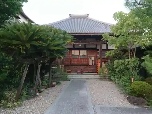 信光寺の本殿・本堂